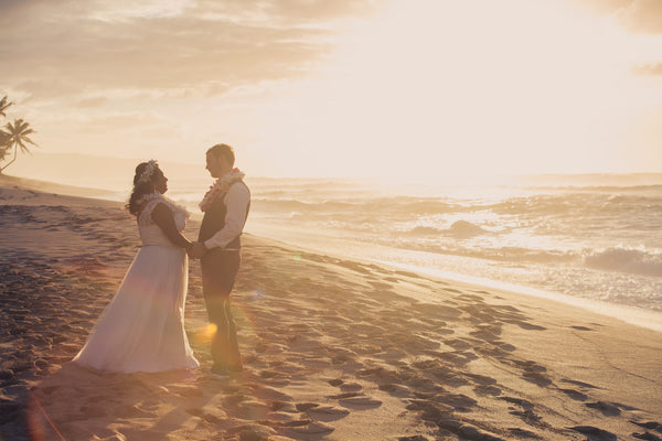 Sunset Beach Oahu Hawaii Get Married On Oahu S Famed North Shore Married With Aloha Hawaii